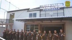 Bangunan bekas lapangan futsal hasil rampasan negara yang kini beralih fungsi menjadi fasilitas pengelolaan barang bukti oleh Kejaksaan Negeri Pontianak.