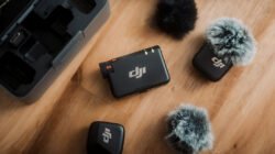 Ilustrasi - Cari mikrofon clip on ringkas untuk konten kreator? Cek fitur canggih, harga, dan daya tahan baterai DJI Mic Mini 2 terbaru yang super mungil di sini. (Dok. Ist)