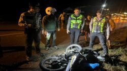 Kecelakaan lalu lintas di Sekadau melibatkan Toyota Calya dan Honda Supra X di Jalan Merdeka Timur yang mengakibatkan dua korban luka berat dirawat di RSUD.
