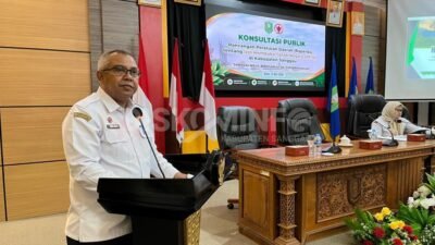 Sekretaris Daerah Sanggau Aswin Khatib memimpin konsultasi publik usulan Raperda Izin Membuka Tanah Negara di ruang rapat Daranante.