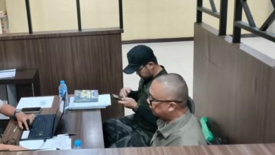 Pihak kuasa hukum dan Andi Wardayanto mendatangi Polda Kalimantan Barat untuk menindaklanjuti kasus dugaan penyebaran rekaman kamera pengawas secara ilegal.