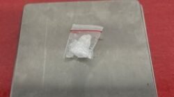 Barang bukti sabu seberat 1 Gram diamankan polisi dari seorang pria terduga pengedar sabu di Ketapang usai menggerebek sebuah rumah kos di wilayah Kecamatan Delta Pawan.