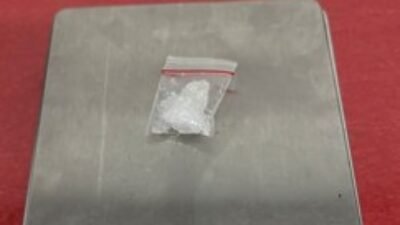 Barang bukti sabu seberat 1 Gram diamankan polisi dari seorang pria terduga pengedar sabu di Ketapang usai menggerebek sebuah rumah kos di wilayah Kecamatan Delta Pawan.