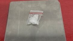 Barang bukti sabu seberat 1 Gram diamankan polisi dari seorang pria terduga pengedar sabu di Ketapang usai menggerebek sebuah rumah kos di wilayah Kecamatan Delta Pawan.