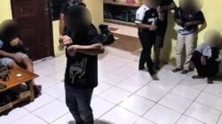 Tim Polda Kalbar melakukan penggerebekan pekerja migran ilegal di sebuah rumah penampungan di Kubu Raya usai membuntuti taksi dari Bandara Supadio.