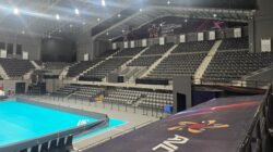 Persiapan akhir pembenahan arena pertandingan menjelang perhelatan kejuaraan internasional bola voli Asia di Kota Pontianak.