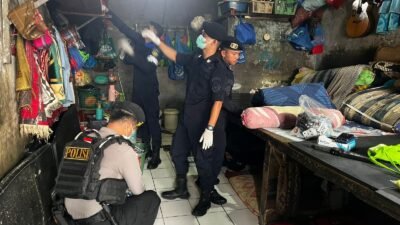 Petugas gabungan melaksanakan razia Rutan Sanggau untuk memberantas peredaran narkoba dan ponsel ilegal serta menyita berbagai barang terlarang.