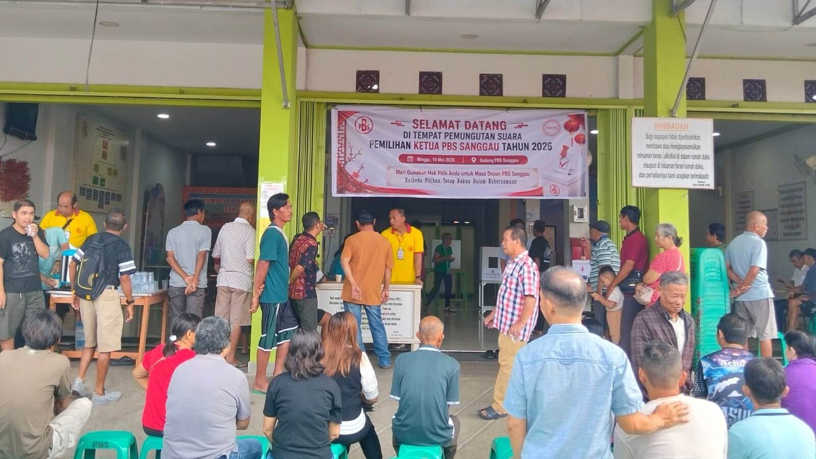 Suasana kondusif saat panitia melakukan proses pemungutan dan penghitungan suara dalam agenda pergantian kepengurusan Perkumpulan Bhakti Sentosa Kabupaten Sanggau.