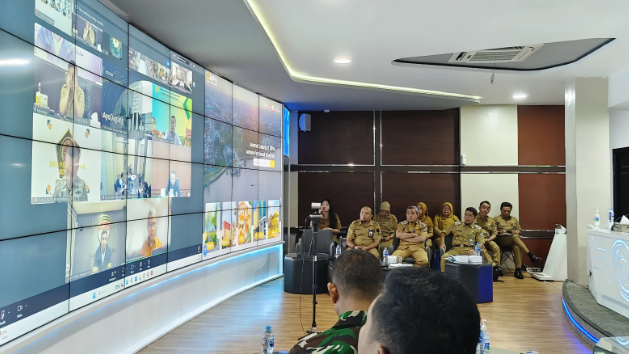 Suasana pertemuan High Level Meeting (HLM) Pengendalian Inflasi Daerah yang berlangsung di Ruang Pontive Center, Kota Pontianak, Selasa (5/5).