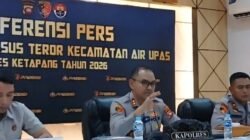 Polres Ketapang menggelar konferensi pers pengungkapan kasus serta penangkapan tersangka pelaku rentetan aksi teror di wilayah Kecamatan Air Upas.