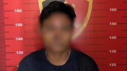 Tersangka residivis kasus pencurian sepeda motor saat diamankan oleh jajaran aparat Kepolisian Resor Sekadau.