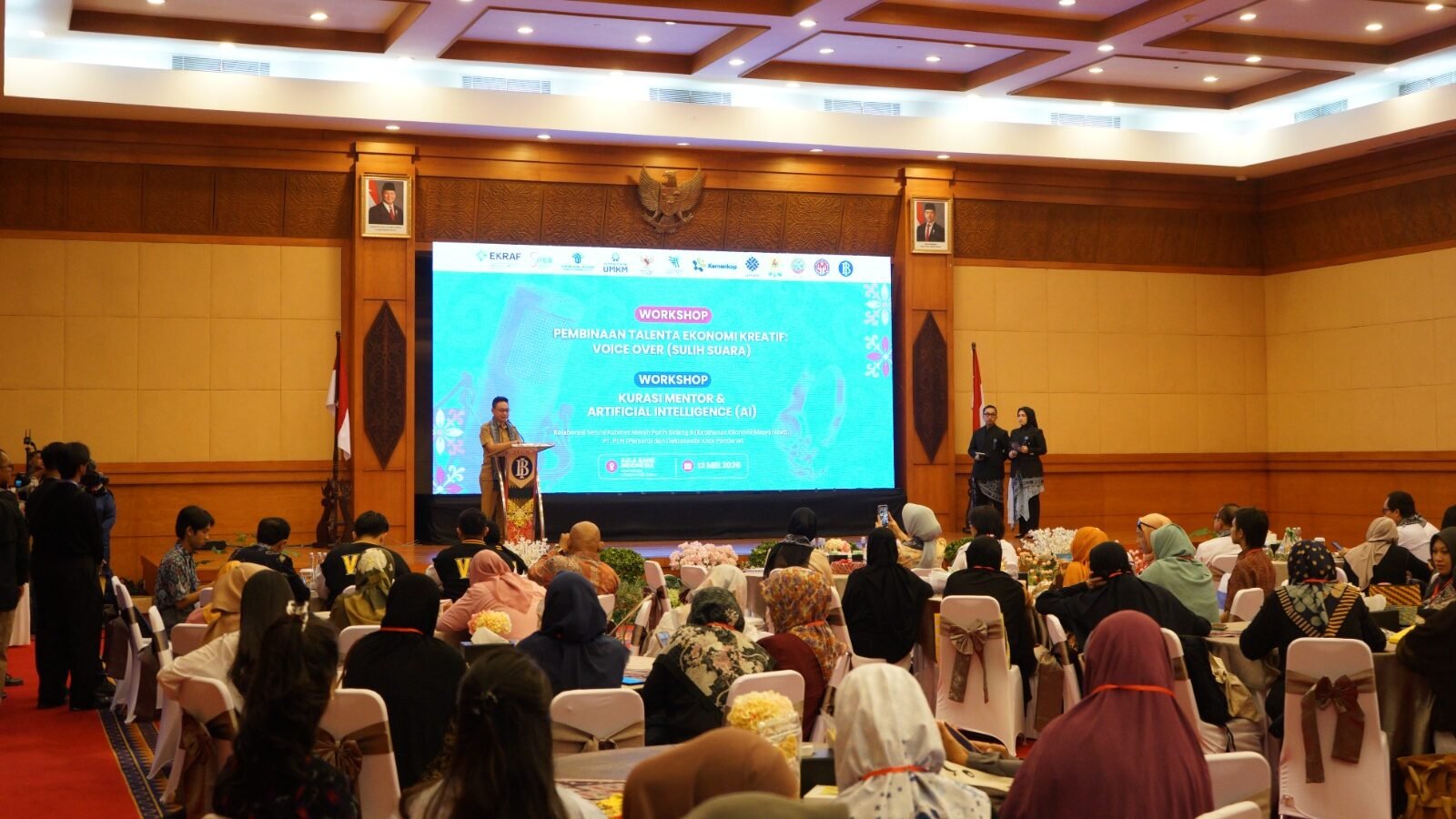 Wali Kota Pontianak Edi Rusdi Kamtono saat membuka workshop pengembangan talenta kreatif dan kecerdasan buatan di Kantor Perwakilan Bank Indonesia.